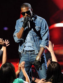 <i>Yo</i>: Kanye West convida Kate Moss para cantar