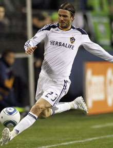 <i>Fashion</i>: David Beckham usa <i>headband</i> em partida