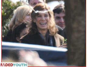 Claro: Sandra Bullock muda as madeixas