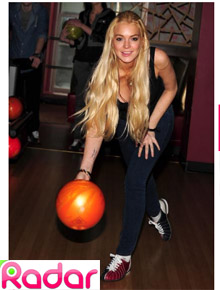 <I>Strike</i>: Lindsay Lohan joga boliche