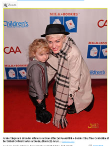 Leitura: Ashlee Simpson incentiva o filho