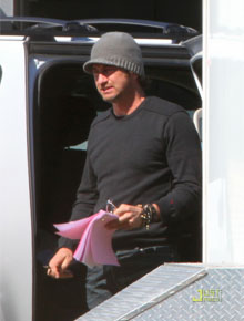 Cinema: Gerard Butler roda cenas de seu novo filme