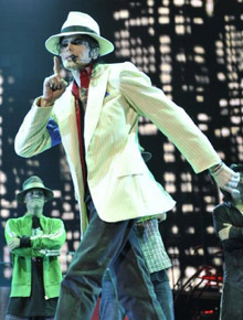 Michael Jackson: Defesa de médico volta a acusar cantor