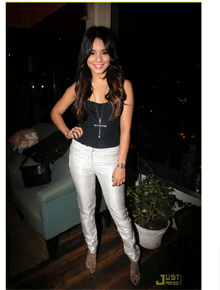Ex: Vanessa Hudgens fala sobre assédio da mídia