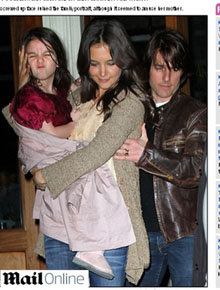Irritada?: Suri Cruise faz careta