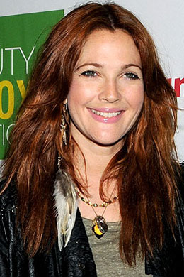 Vermelho: Colorista fala do <i>look</i> de Drew Barrymore
