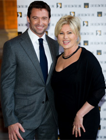 Beneficente: Hugh Jackman vai a evento com esposa