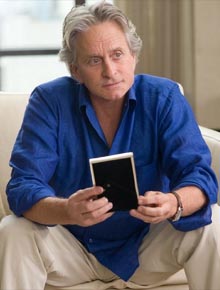 Caridade: Michael Douglas promove leilão para doentes com câncer