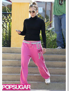 Cadê o <i>glamour</i>?: Jennifer Lopez usa roupa confortável