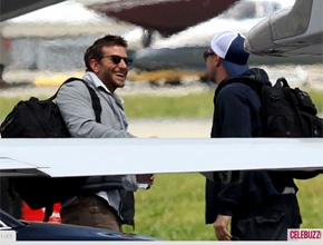 Amigos: Leonardo DiCaprio e Bradley Cooper voam juntos