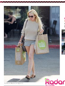 Natural: Lindsay Lohan faz compras em mercado