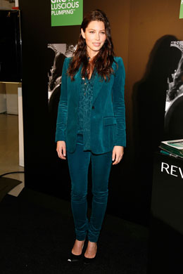 <i>Revlon</i>: Jessica Biel lança comercial