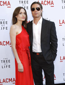 Liso, lisinho: Brad Pitt tira o cavanhaque