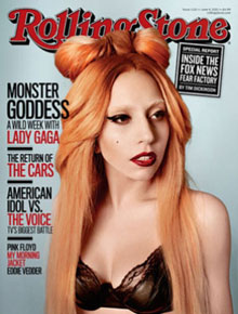 Ruiva: Lady Gaga usa penteado em forma de osso
