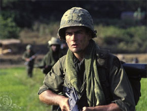 <i>Platoon</i>: Diretor do filme fala sobre Charlie Sheen