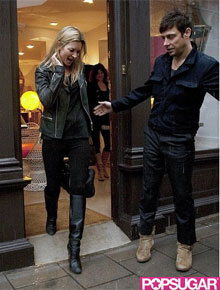 Mobília: Kate Moss e Jamie Hince são vistos juntos