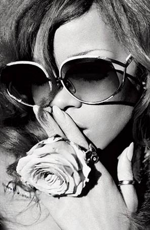 Novo clipe e música de Rihanna, <i>Man Down</i>, recebem críticas