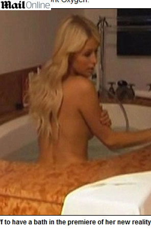 Paris Hilton toma banho em <i>reality</i>