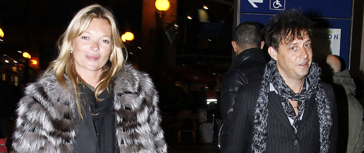 Kate Moss antecipa casamento com Jamie Hince