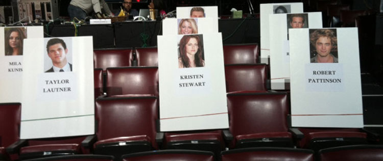 Kristen Stewart sentará entre Taylor e Robert