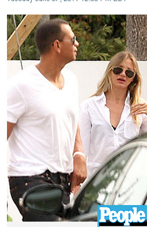 Cameron Diaz passeia com Alex Rodriguez