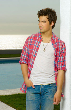 Joe Jonas fez música para Demi Lovato?