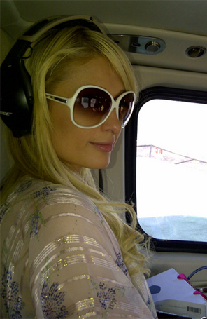 Paris Hilton confirma término de namoro com Cy Waits