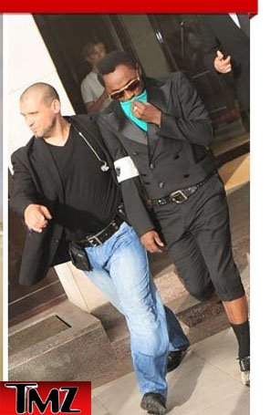 Will.i.am escapa de incêndio em hotel