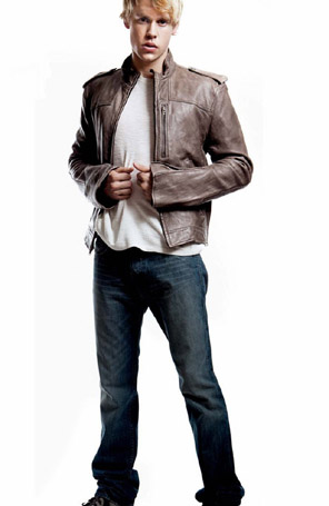 Chord Overstreet deixa elenco regular de <i>Glee</i>