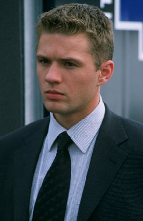 Ryan Phillippe é pai pela terceira vez