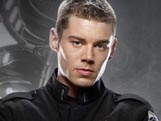 Ator de <i>Stargate Universe</i> entra para <i>Gossip Girl</i>