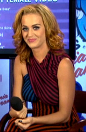 Katy Perry está loira
