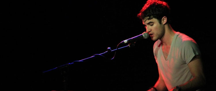 Darren Criss substituirá Daniel Radcliffe