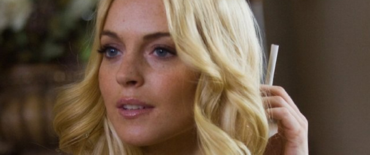 Lindsay Lohan cai duas vezes em festa? Representante nega