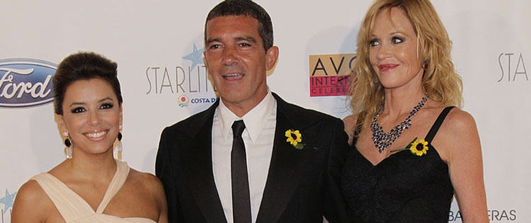 Eva Longoria, Banderas e esposa se reúnem