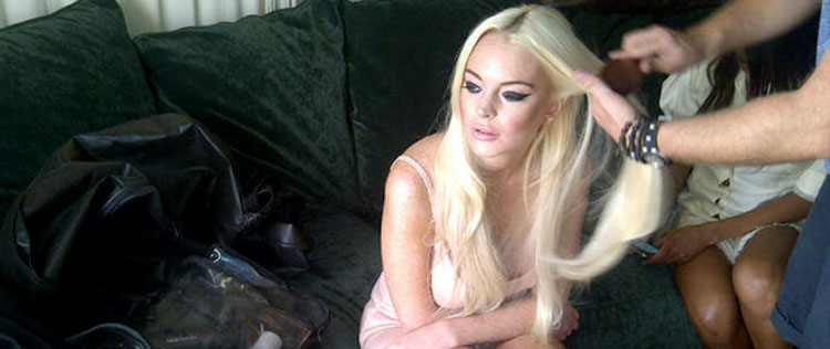 Lindsay Lohan planeja viajar com Paris Hilton para a Europa