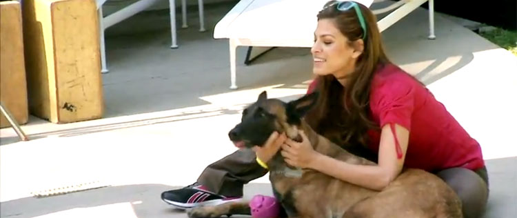<i>- As pessoas sempre ficam surpresas quando eu como pão</i>, diz Eva Mendes