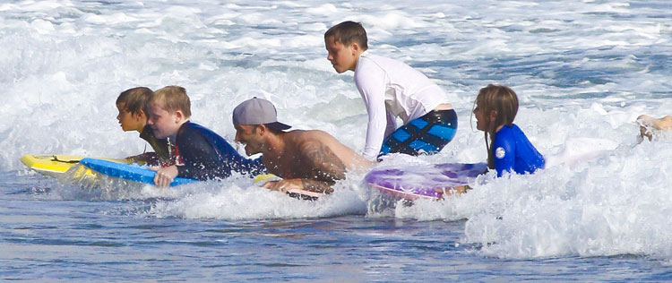 David Beckham divide sua onda