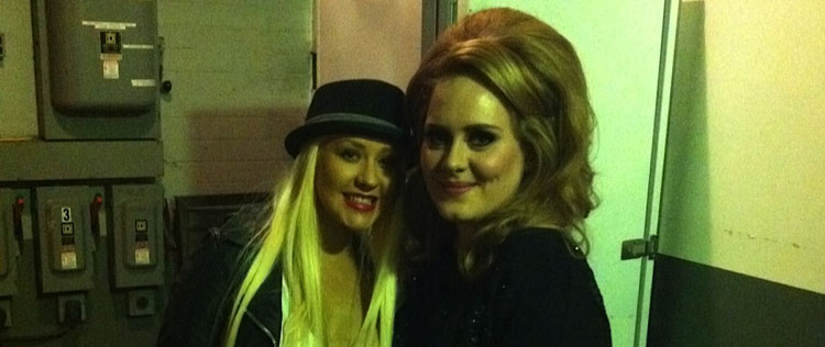 Christina Aguilera tieta Adele e registra encontro