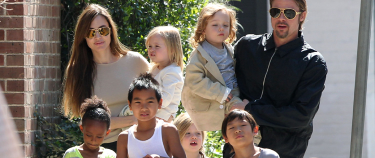 Revista revela a intimidade da família Jolie-Pitt