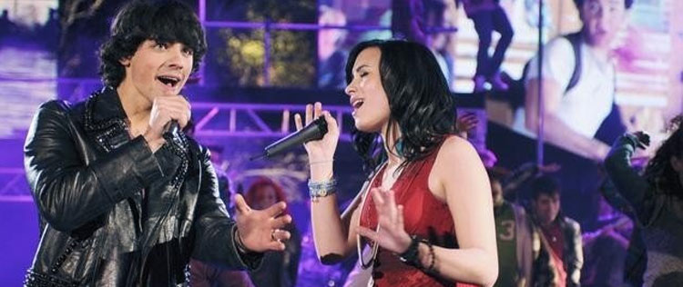 Joe Jonas e Demi Lovato voltam a conversar
