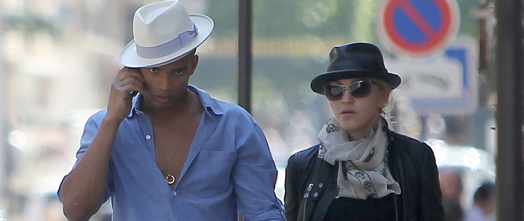 Madonna viaja com o <I>affair</i> para Guéthary