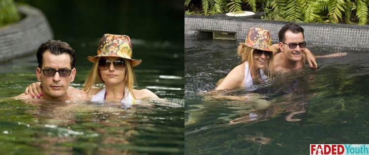 Charlie Sheen posa na piscina com ex-mulher