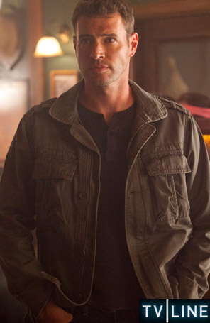 Scott Foley grava <i>True Blood</i>. Veja primeira foto!