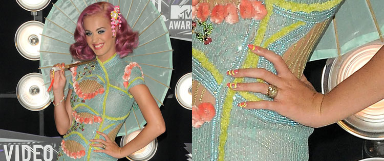 Katy Perry aposta em <i>nail art</i> para o <i>VMA</i>