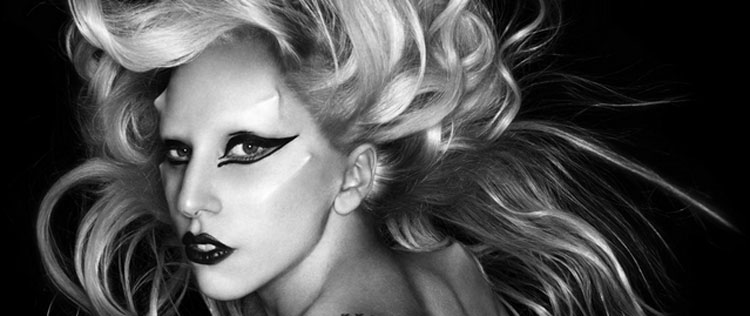 Lady Gaga fecha parceria com a <i>M.A.C</i> contra a Aids