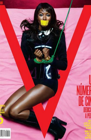 Naomi Campbell é amarrada em capa