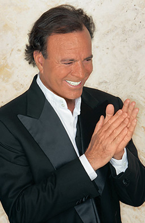 Julio Iglesias fará participação especial em <i>O Astro</i>