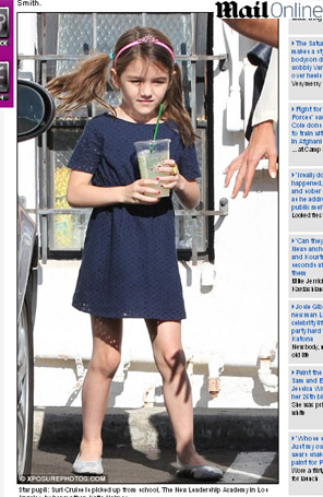 Suri Cruise frequenta escola com metodologia da Cientologia