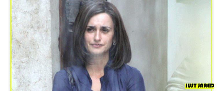 Penélope Cruz aparece com cabelos brancos